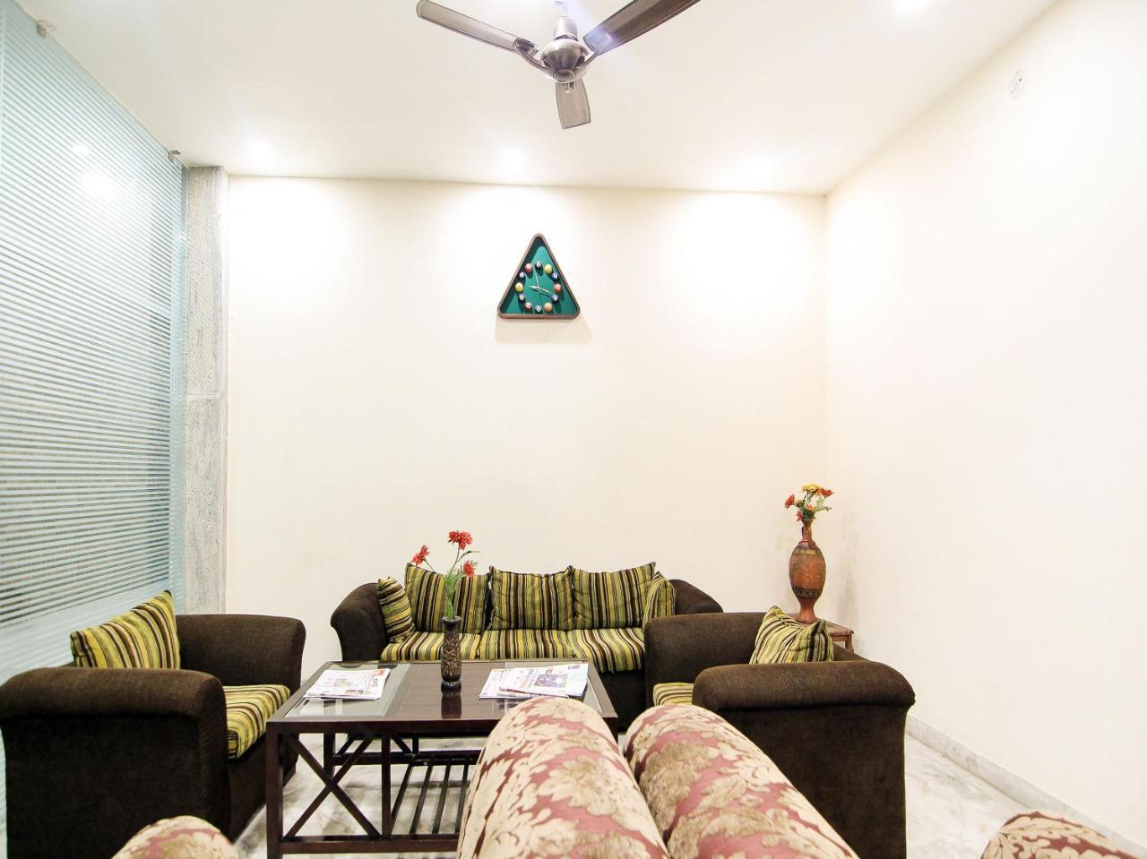 Oyo 14890 Siddharth Hotel