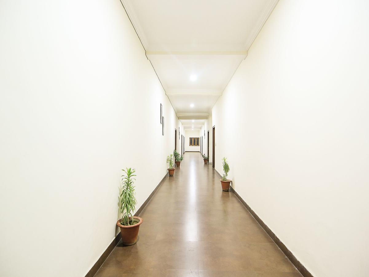 Hotel Oyo 14890 Siddharth Lucknow