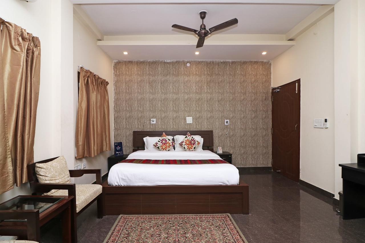 Oyo 14890 Siddharth * Lucknow