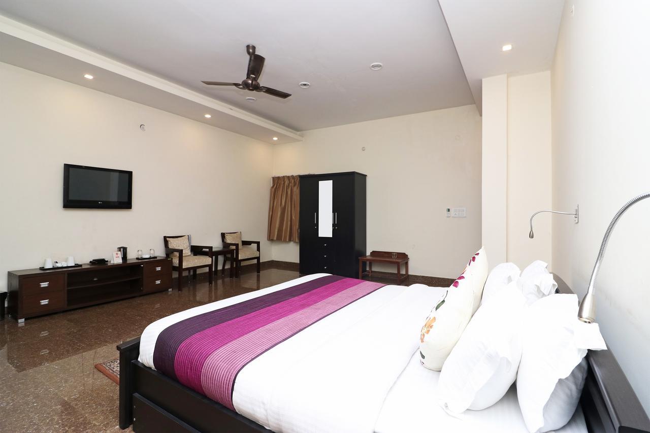 Hotel Oyo 14890 Siddharth Lucknow