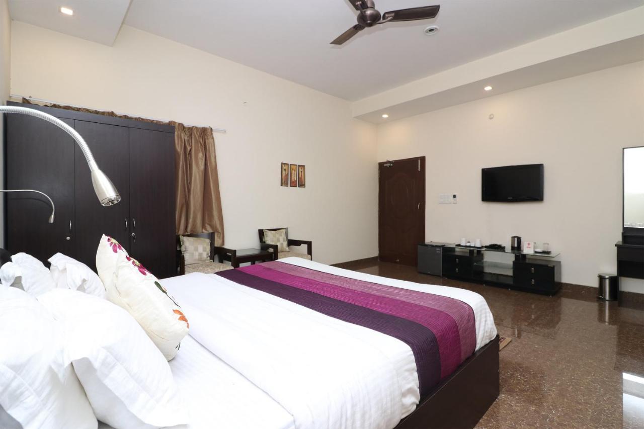 Hotel Oyo 14890 Siddharth Lucknow