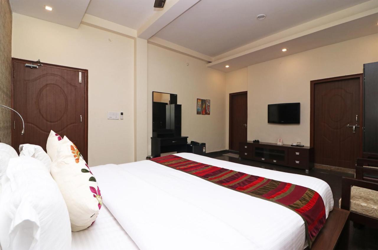 Oyo 14890 Siddharth * Lucknow